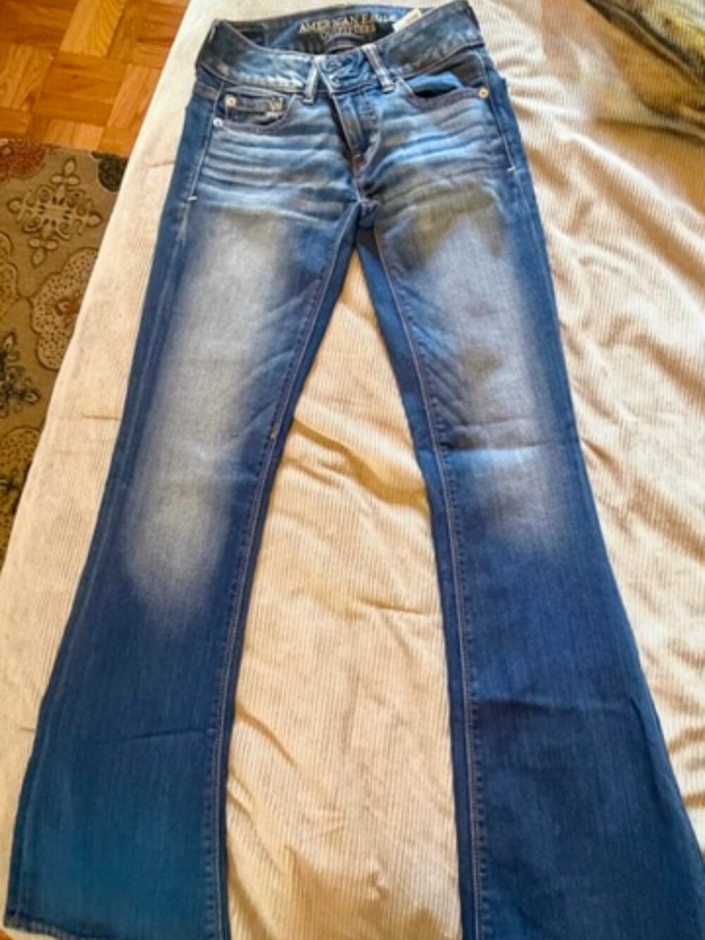American Eagle Size 0 Short Low Rise Artist Flare Jeans Wash Double Button